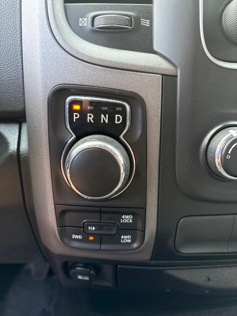 RAM 1500 4WD Quad Cab 140.5" Express 2016