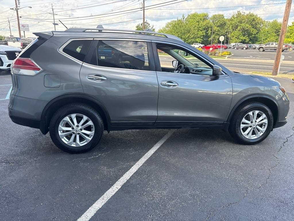Nissan Rogue AWD 4dr SV 2016