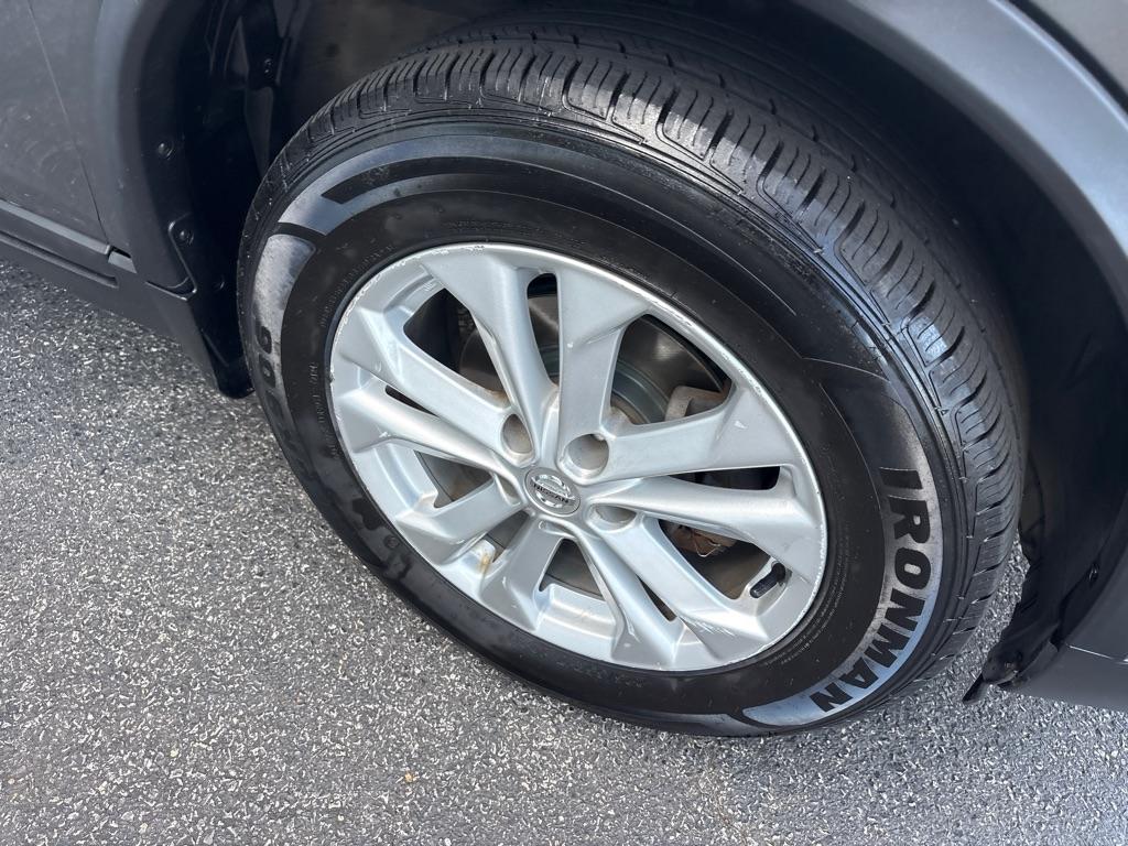 Nissan Rogue AWD 4dr SV 2016