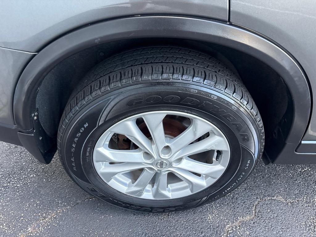 Nissan Rogue AWD 4dr SV 2016