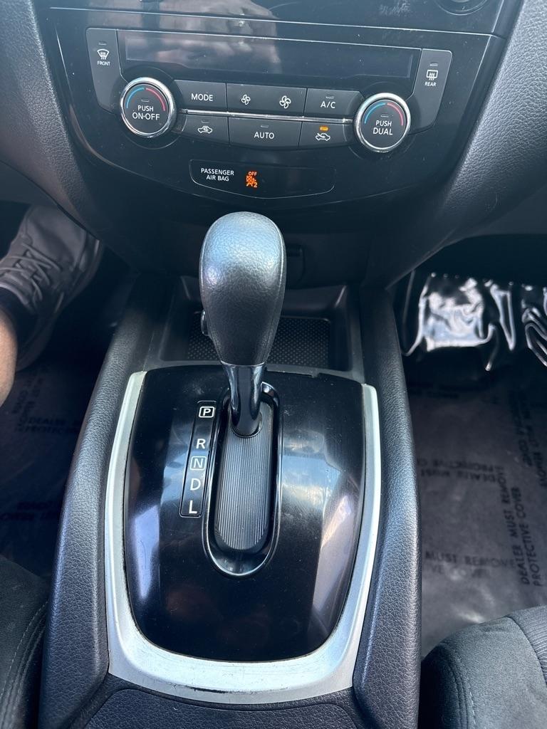 Nissan Rogue AWD 4dr SV 2016