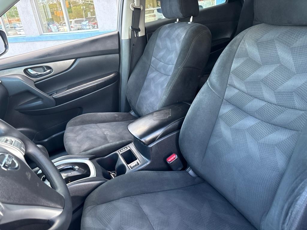 Nissan Rogue AWD 4dr SV 2016