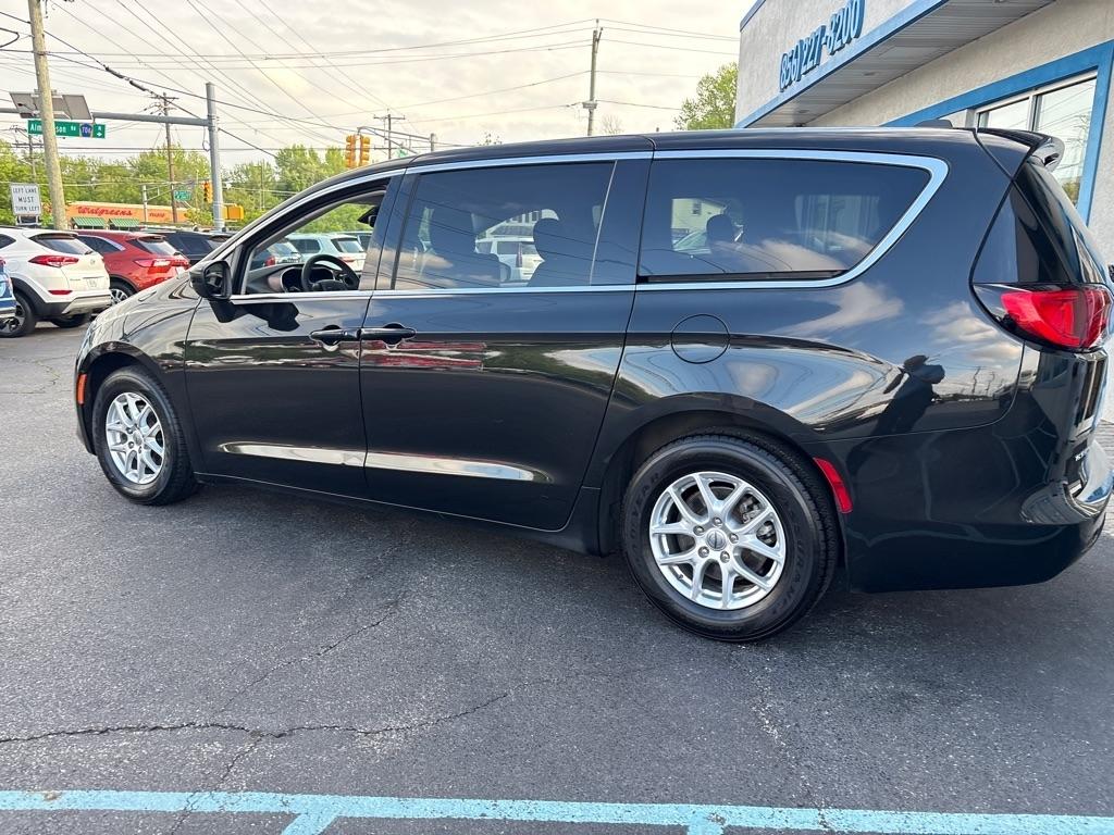 Chrysler Voyager LX FWD 2024