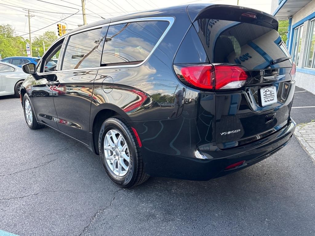 Chrysler Voyager LX FWD 2024