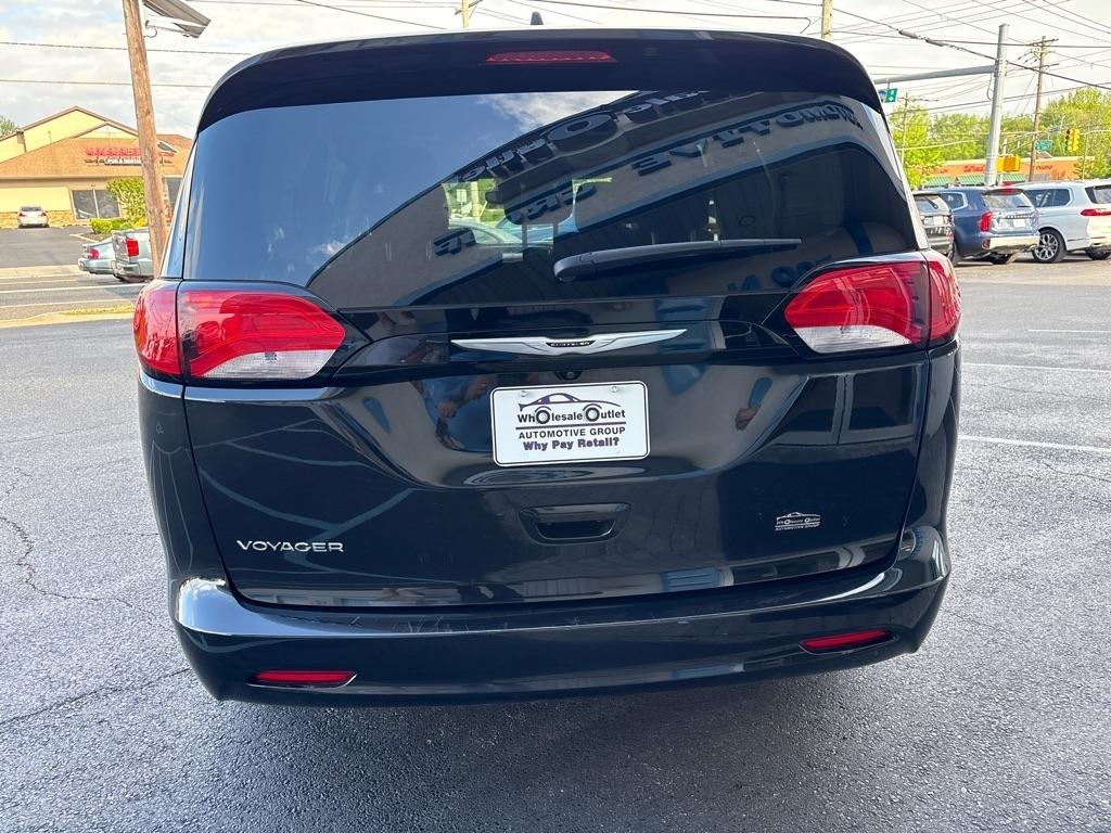 Chrysler Voyager LX FWD 2024