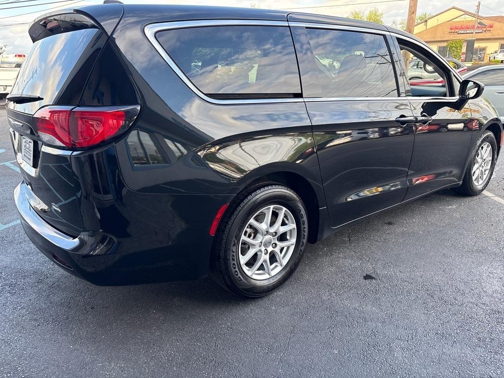 Chrysler Voyager LX FWD 2024