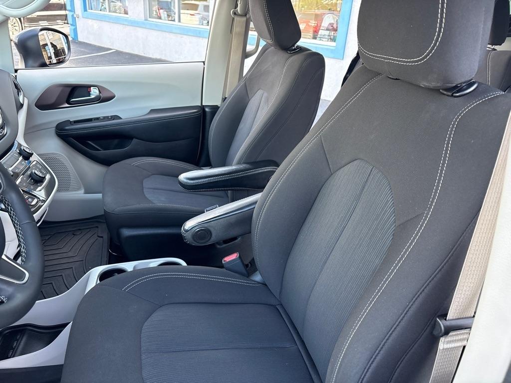 Chrysler Voyager LX FWD 2024