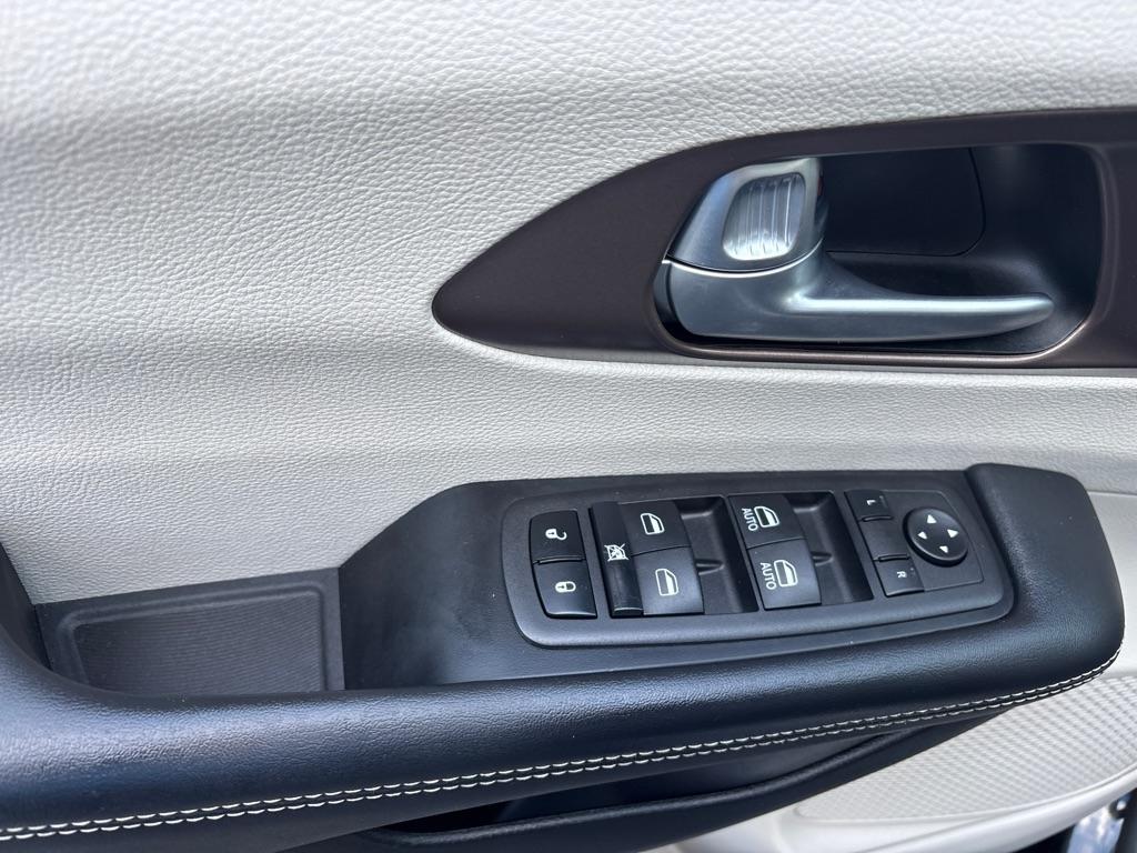 Chrysler Voyager LX FWD 2024