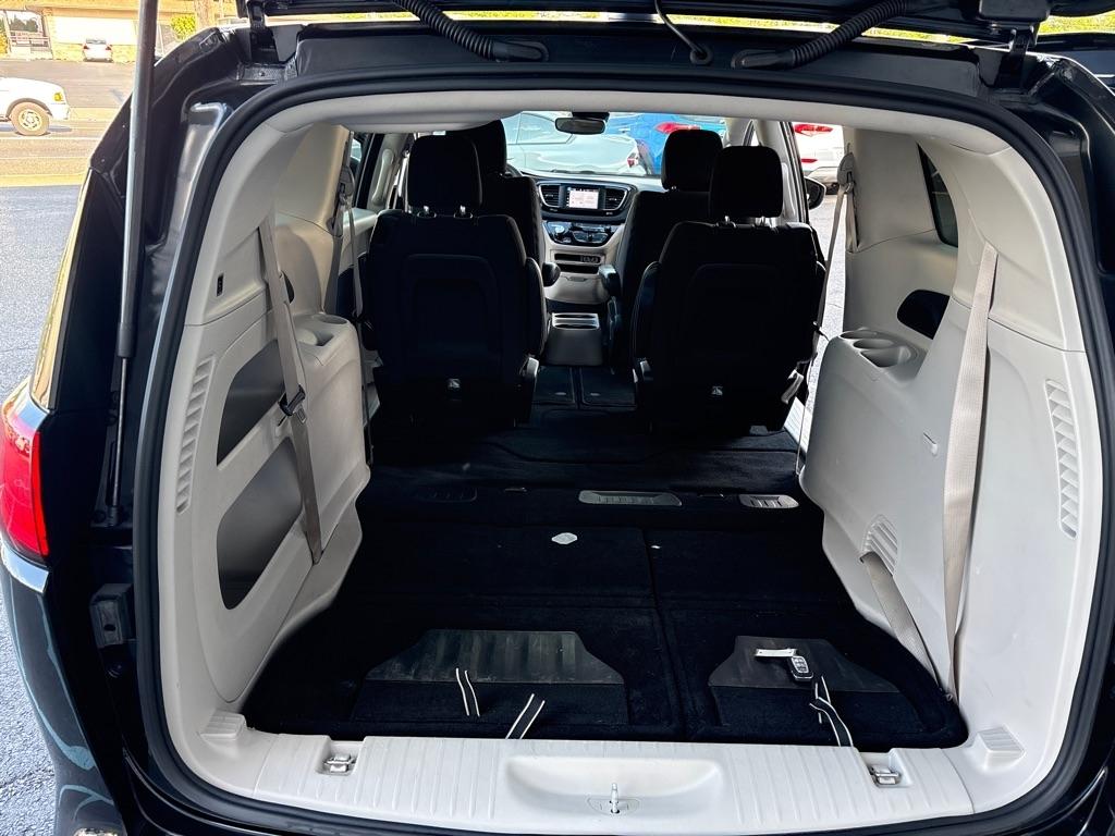 Chrysler Voyager LX FWD 2024