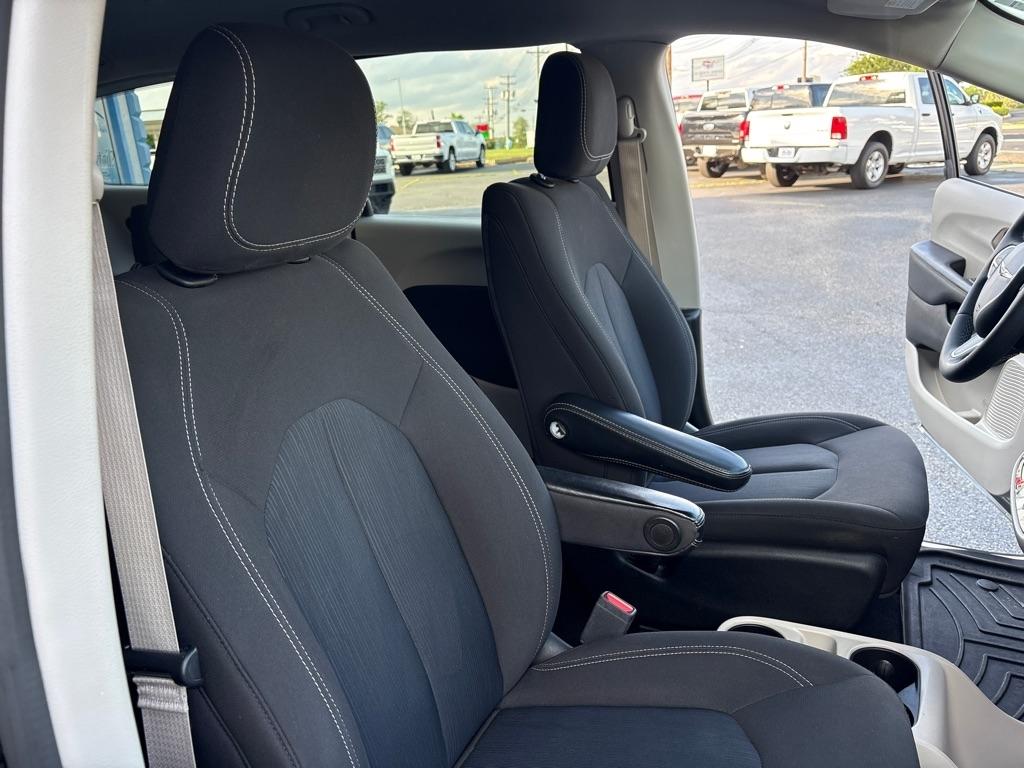 Chrysler Voyager LX FWD 2024