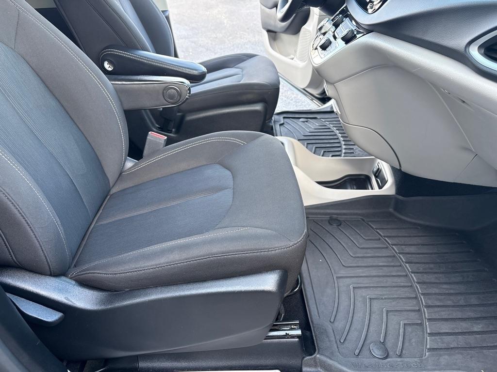 Chrysler Voyager LX FWD 2024
