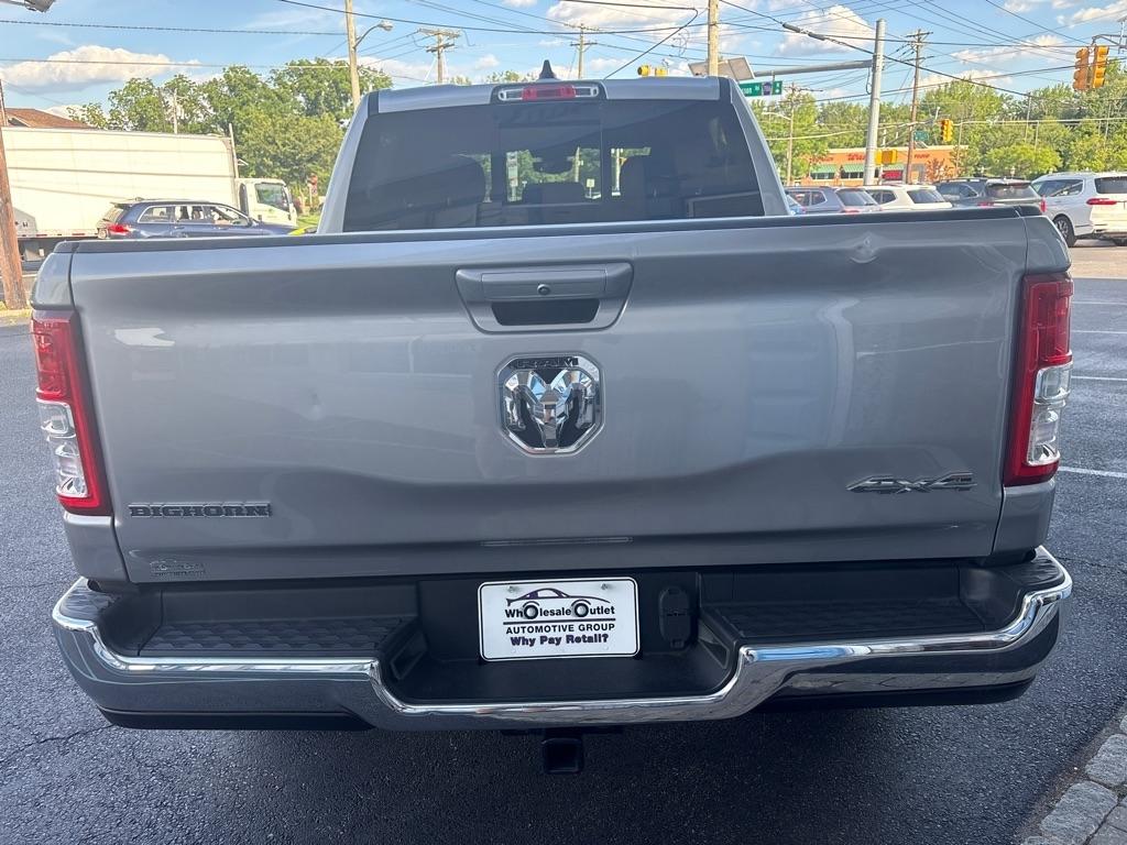 RAM 1500 Big Horn 4x4 Crew Cab 5'7" Box 2022