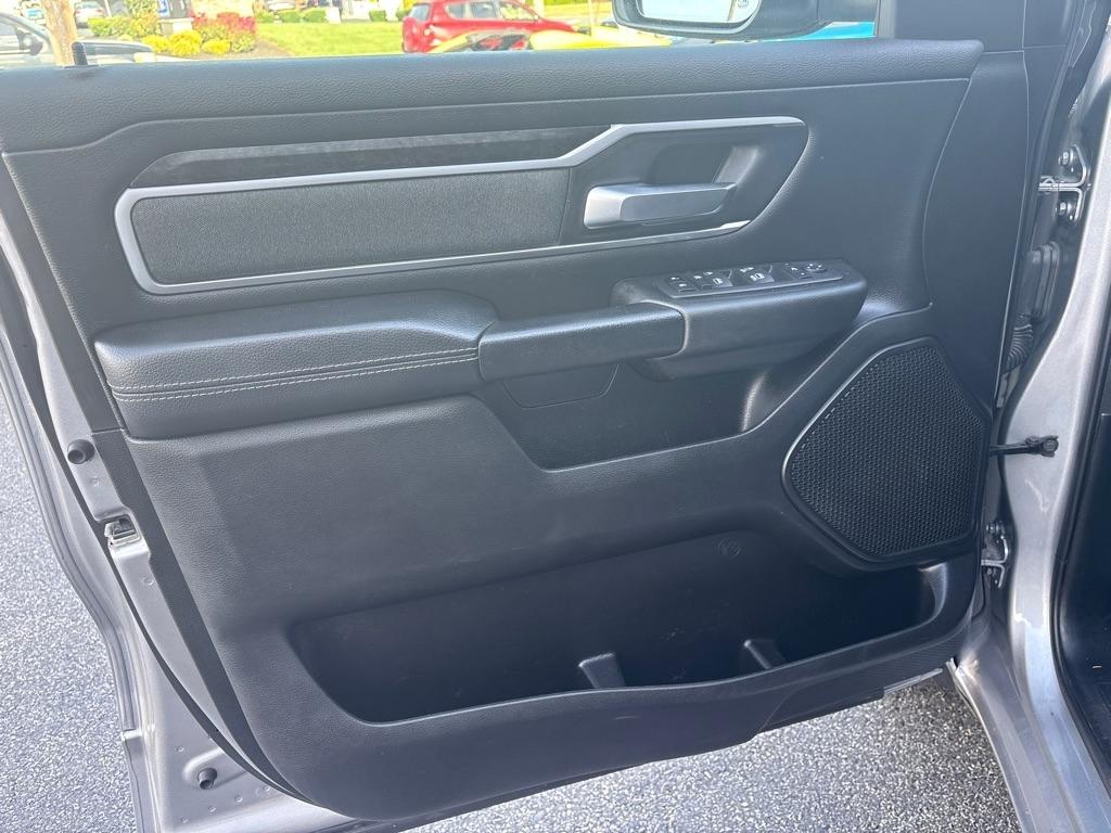 RAM 1500 Big Horn 4x4 Crew Cab 5'7" Box 2022