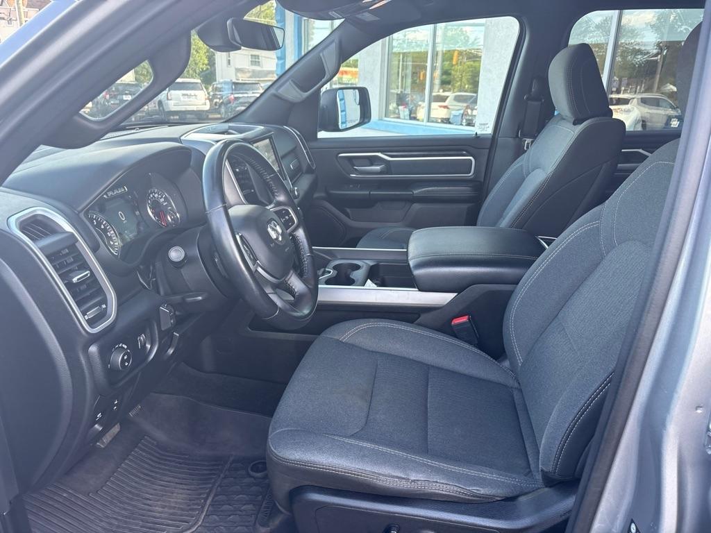RAM 1500 Big Horn 4x4 Crew Cab 5'7" Box 2022