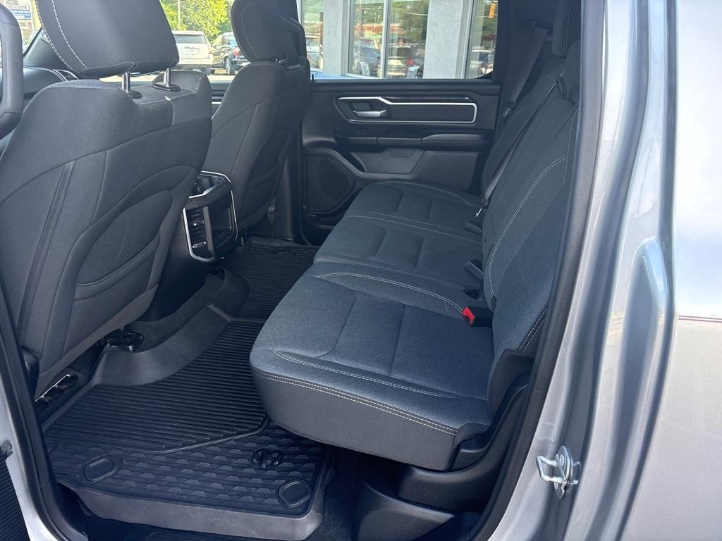 RAM 1500 Big Horn 4x4 Crew Cab 5'7" Box 2022