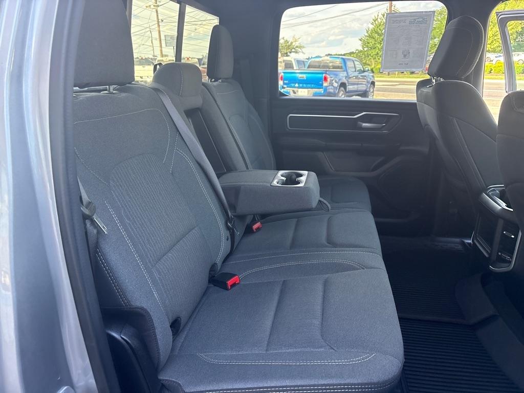 RAM 1500 Big Horn 4x4 Crew Cab 5'7" Box 2022