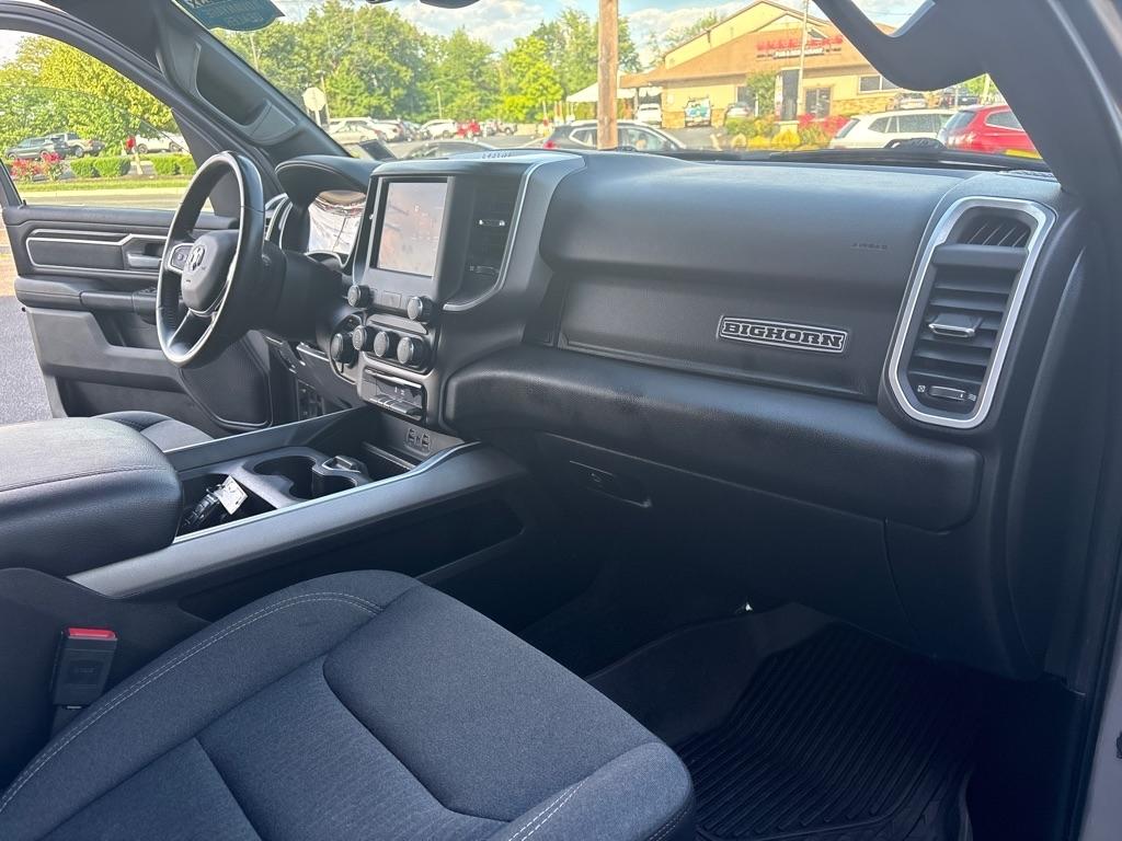 RAM 1500 Big Horn 4x4 Crew Cab 5'7" Box 2022