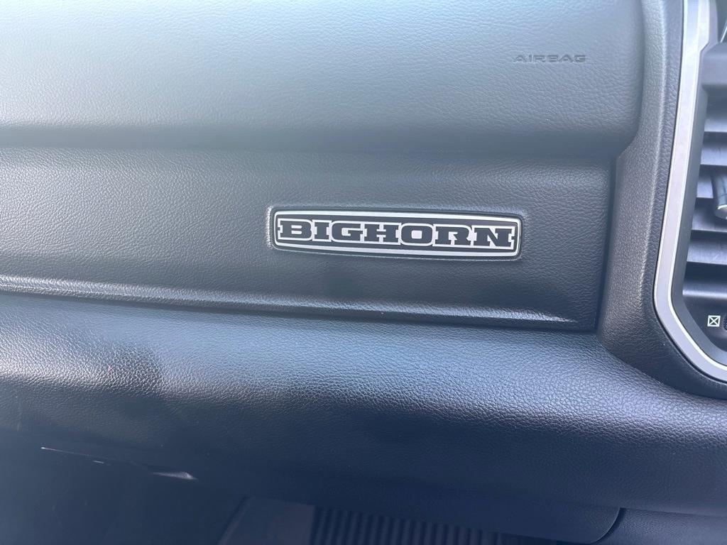 RAM 1500 Big Horn 4x4 Crew Cab 5'7" Box 2022
