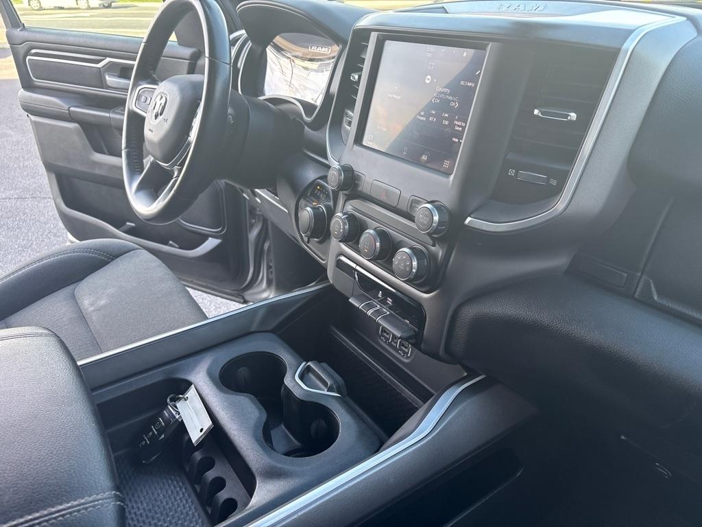 RAM 1500 Big Horn 4x4 Crew Cab 5'7" Box 2022