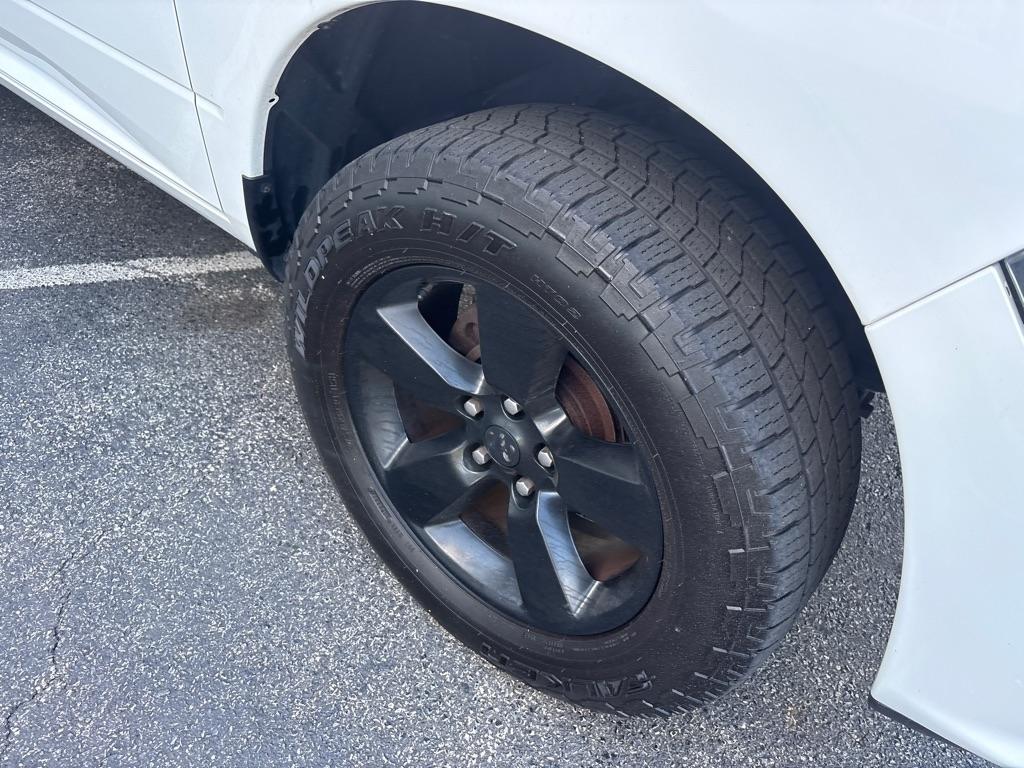 RAM 1500 Classic Express 4x4 Quad Cab 6'4" Box 2019
