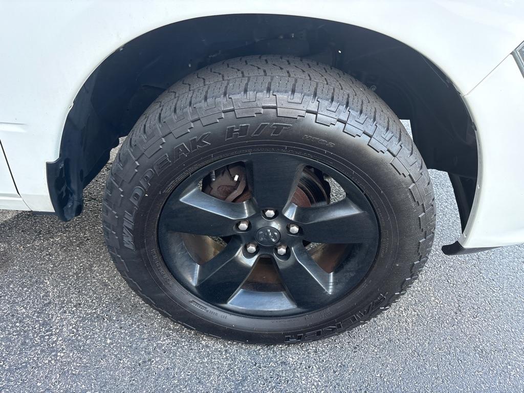 RAM 1500 Classic Express 4x4 Quad Cab 6'4" Box 2019