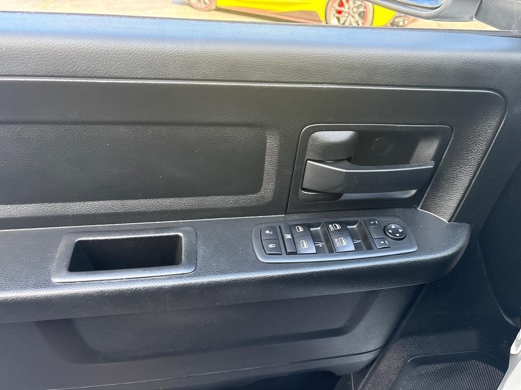RAM 1500 Classic Express 4x4 Quad Cab 6'4" Box 2019