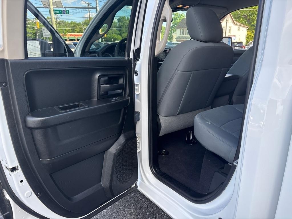 RAM 1500 Classic Express 4x4 Quad Cab 6'4" Box 2019