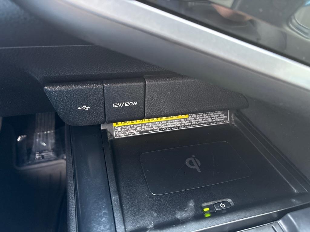 Toyota Camry XLE Auto AWD (Natl) 2020