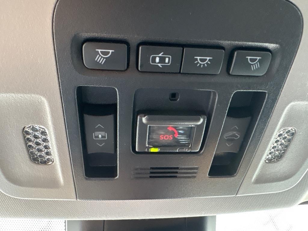 Toyota Camry XLE Auto AWD (Natl) 2020