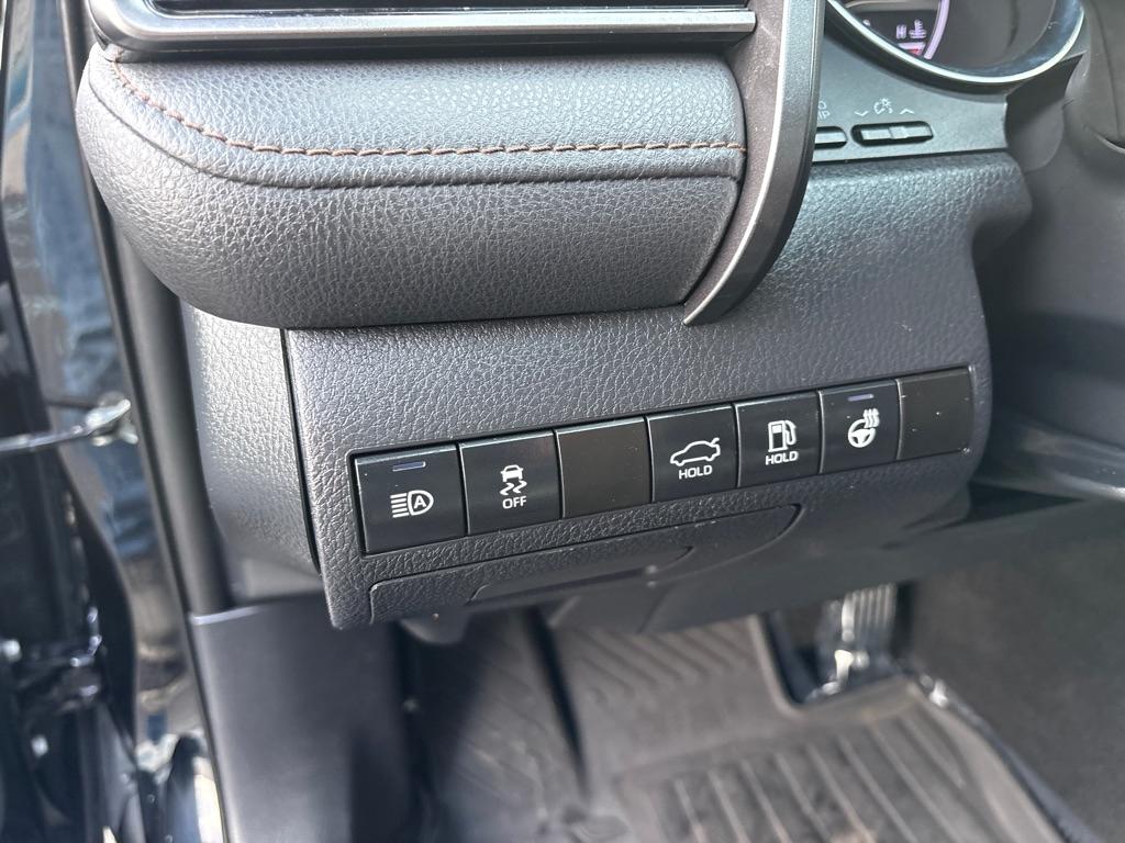 Toyota Camry XLE Auto AWD (Natl) 2020
