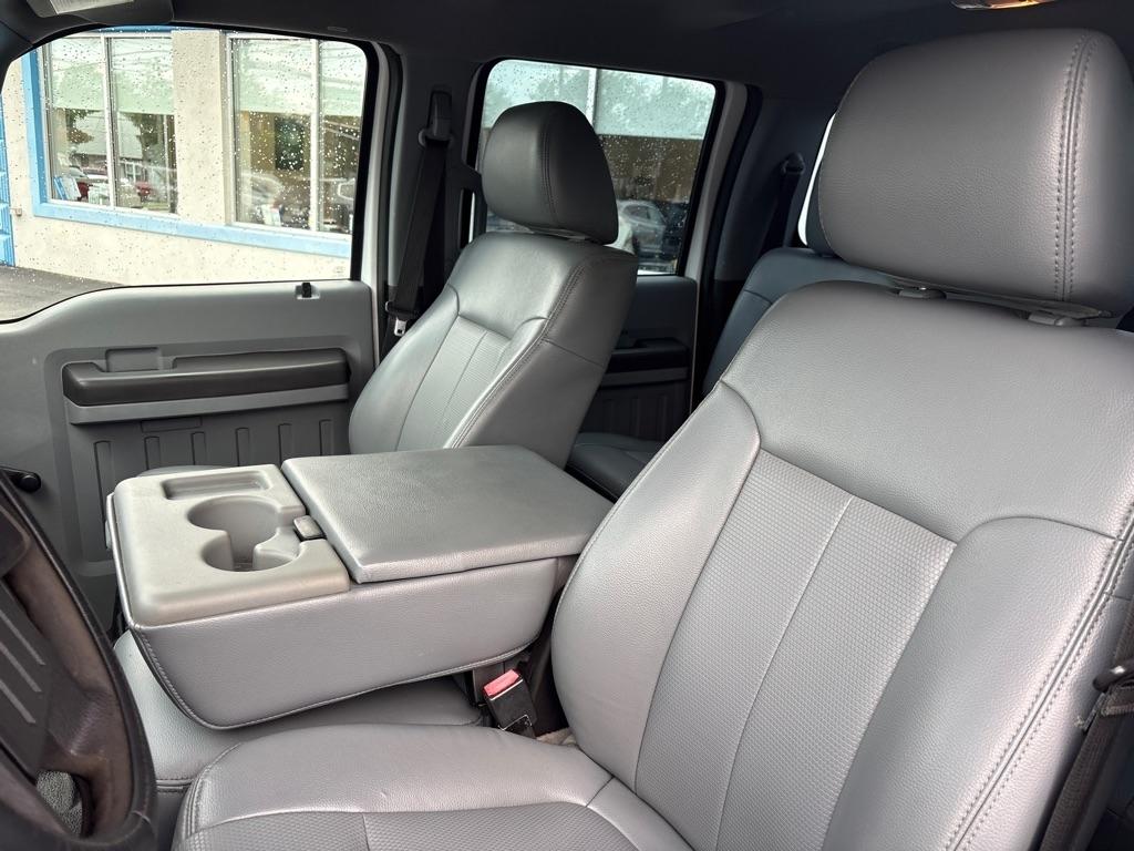 Ford Super Duty F-250 SRW 4WD Crew Cab 156" XL 2016