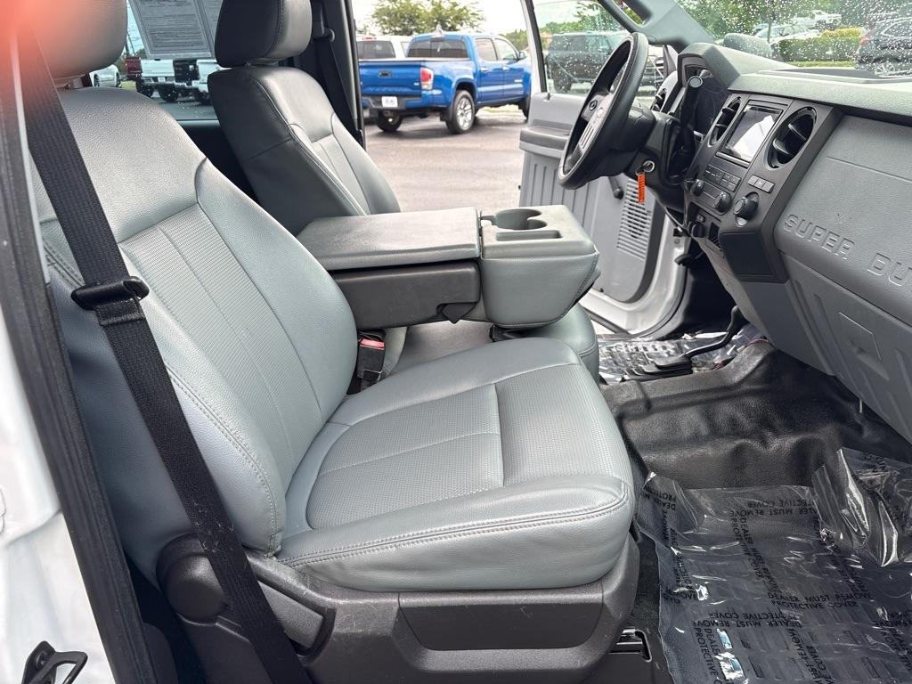 Ford Super Duty F-250 SRW 4WD Crew Cab 156" XL 2016