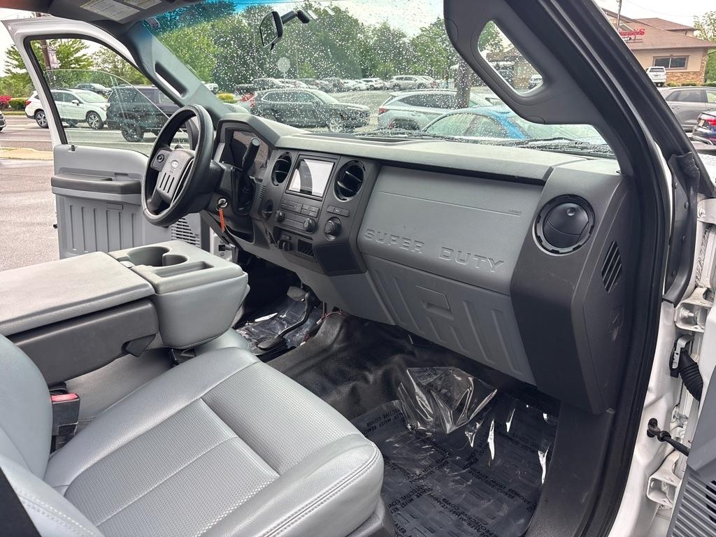 Ford Super Duty F-250 SRW 4WD Crew Cab 156" XL 2016
