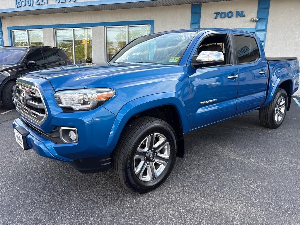 Toyota Tacoma Limited Double Cab 5' Bed V6 4x4 AT (Natl) 2017