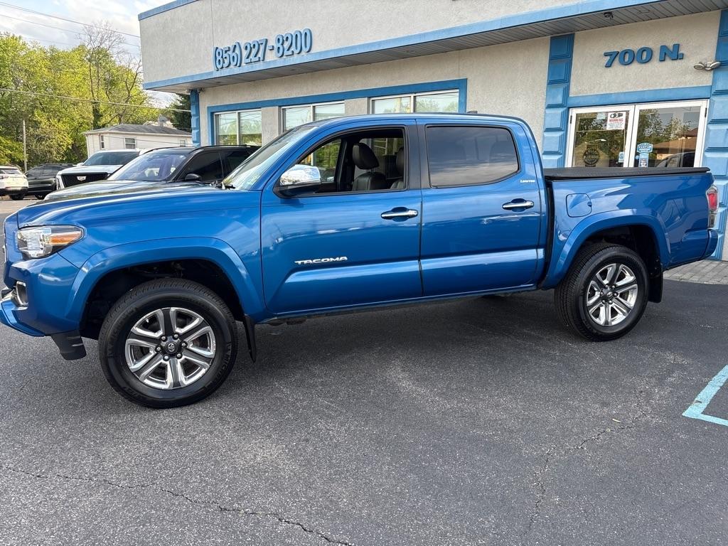 Toyota Tacoma Limited Double Cab 5' Bed V6 4x4 AT (Natl) 2017