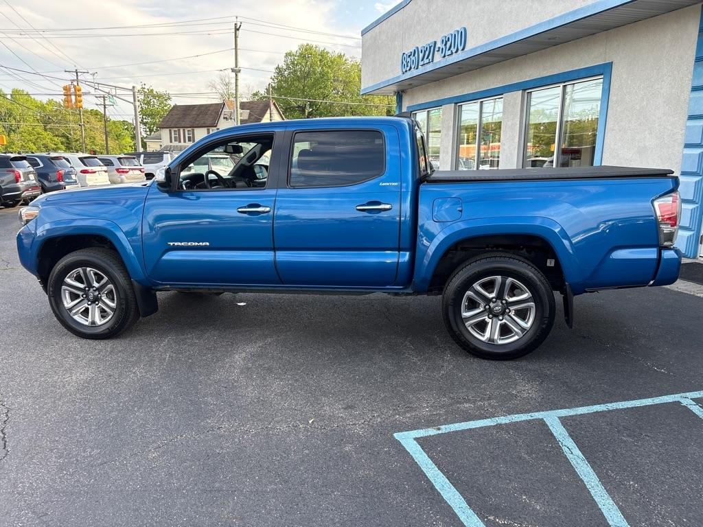 Toyota Tacoma Limited Double Cab 5' Bed V6 4x4 AT (Natl) 2017