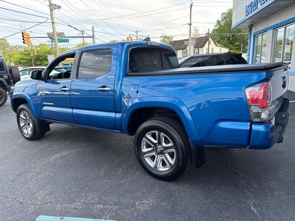 Toyota Tacoma Limited Double Cab 5' Bed V6 4x4 AT (Natl) 2017