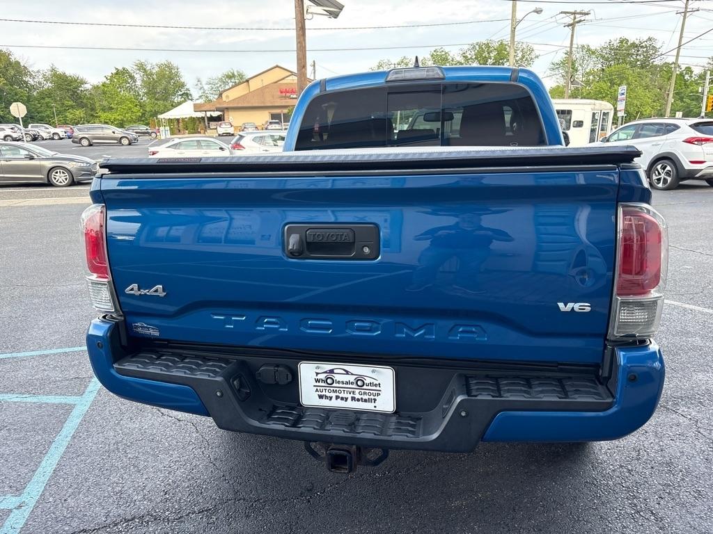Toyota Tacoma Limited Double Cab 5' Bed V6 4x4 AT (Natl) 2017