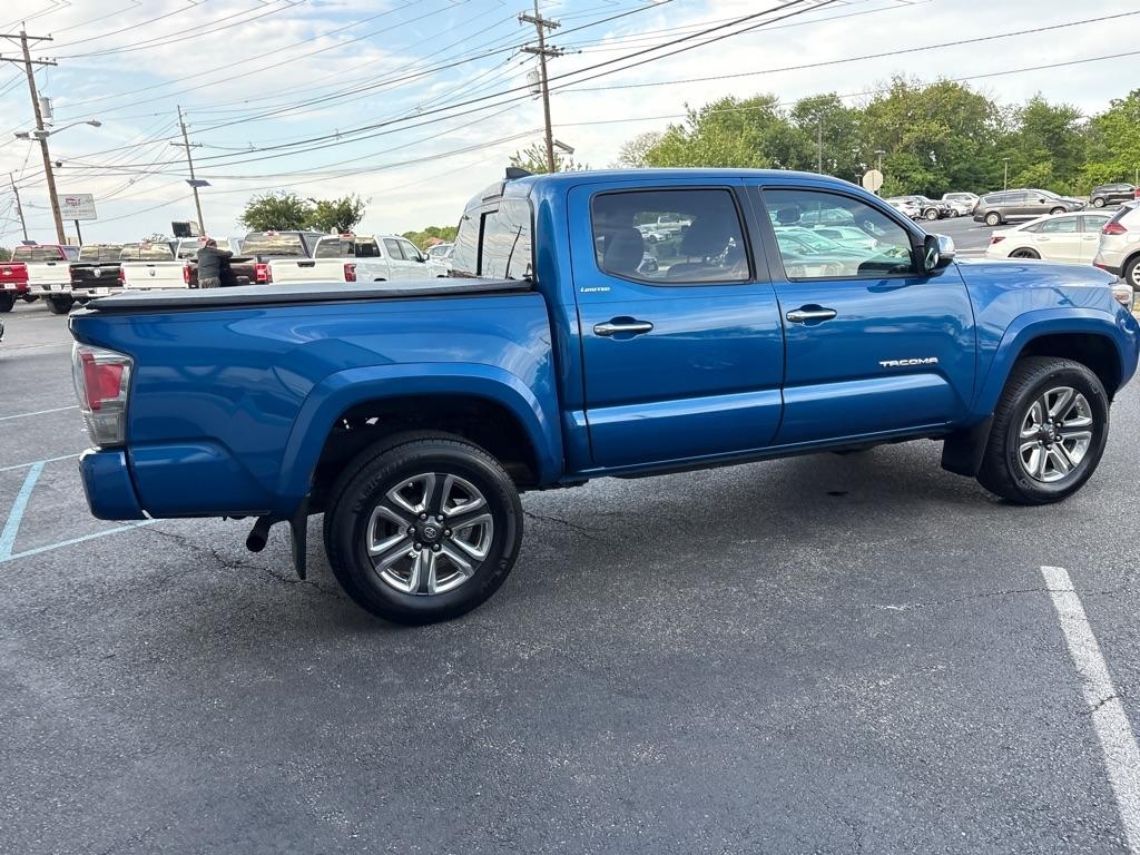 Toyota Tacoma Limited Double Cab 5' Bed V6 4x4 AT (Natl) 2017