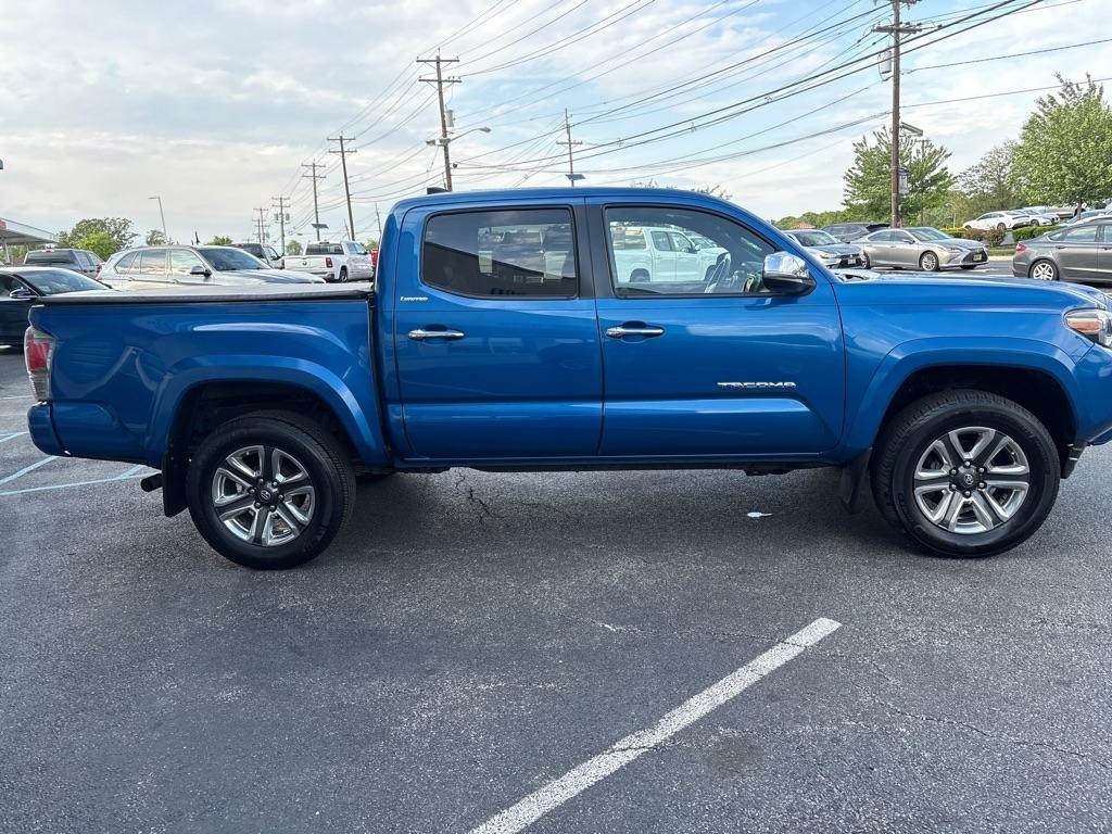 Toyota Tacoma Limited Double Cab 5' Bed V6 4x4 AT (Natl) 2017