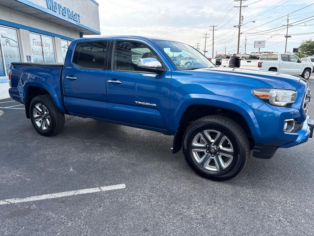 Toyota Tacoma Limited Double Cab 5' Bed V6 4x4 AT (Natl) 2017