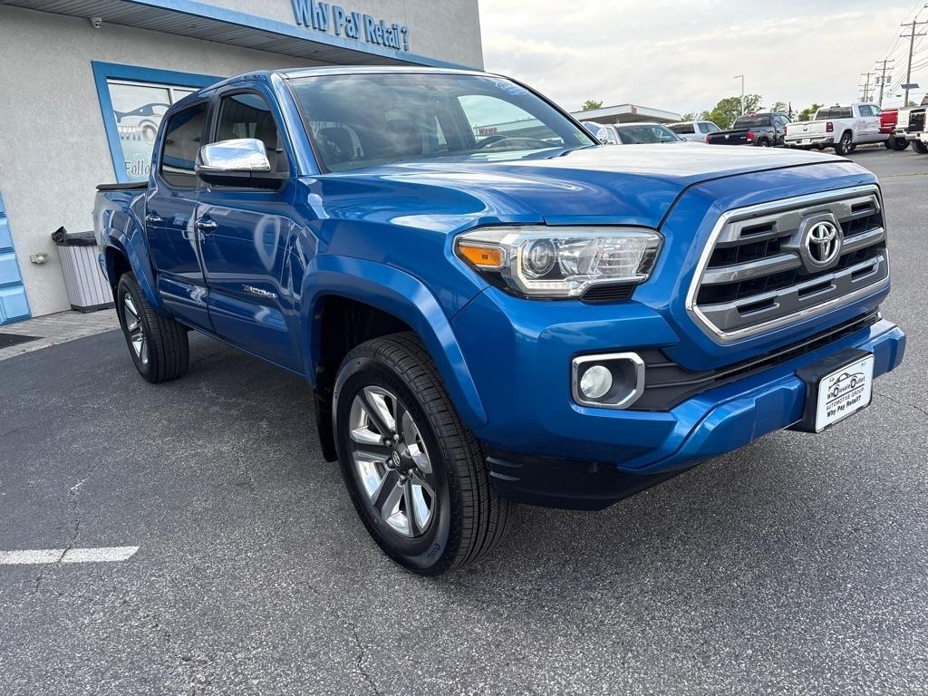Toyota Tacoma Limited Double Cab 5' Bed V6 4x4 AT (Natl) 2017