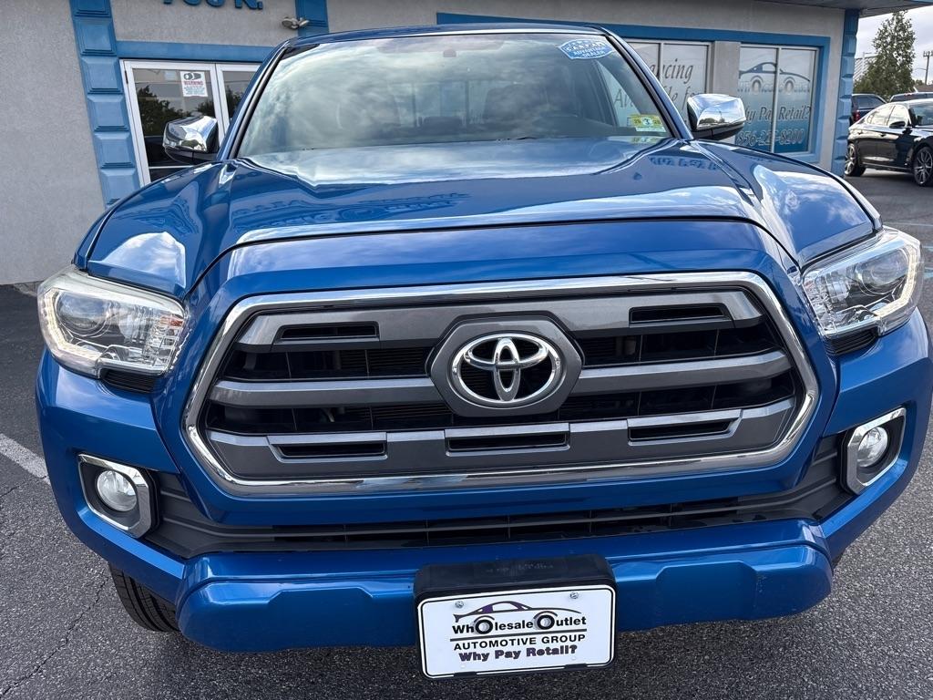 Toyota Tacoma Limited Double Cab 5' Bed V6 4x4 AT (Natl) 2017