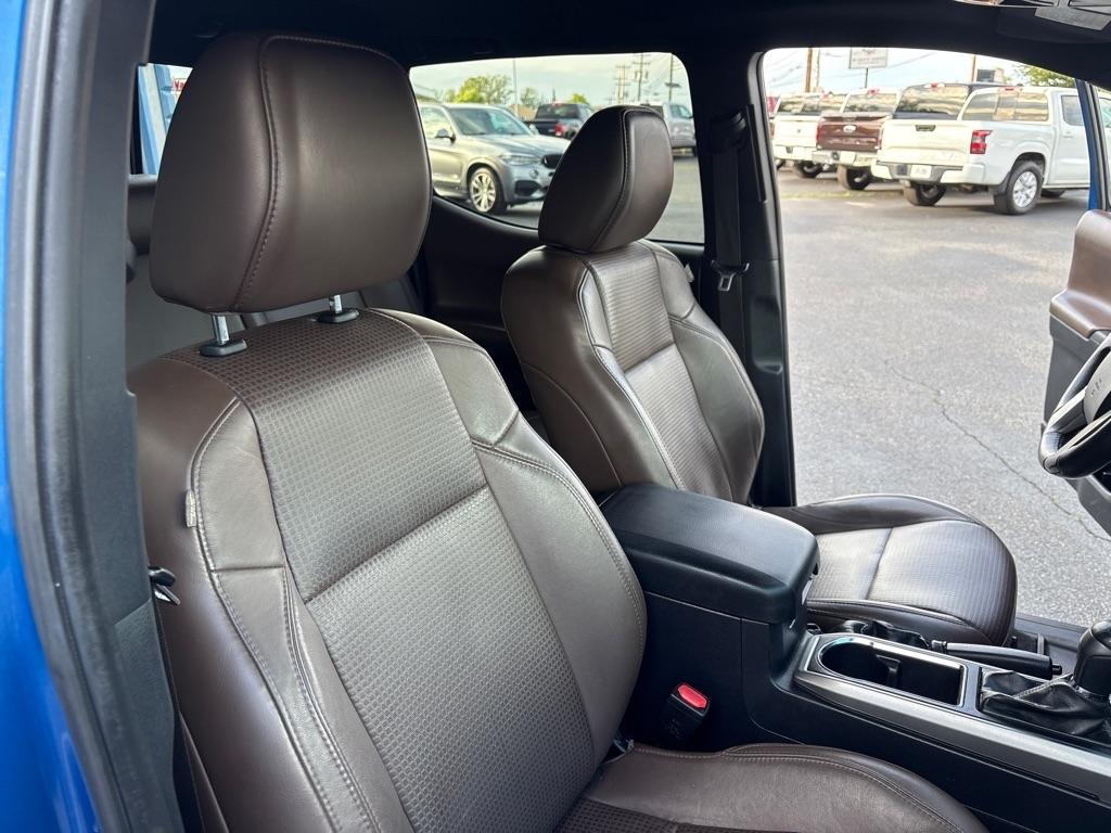 Toyota Tacoma Limited Double Cab 5' Bed V6 4x4 AT (Natl) 2017