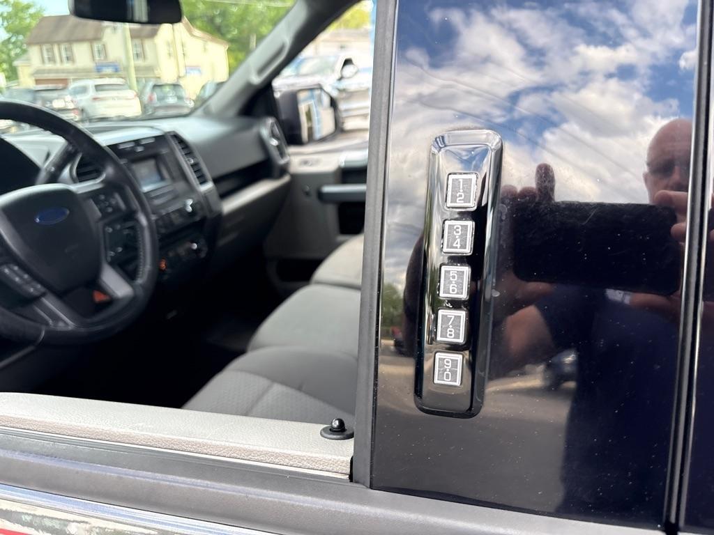 Ford F-150 4WD SuperCrew 145" XLT 2016