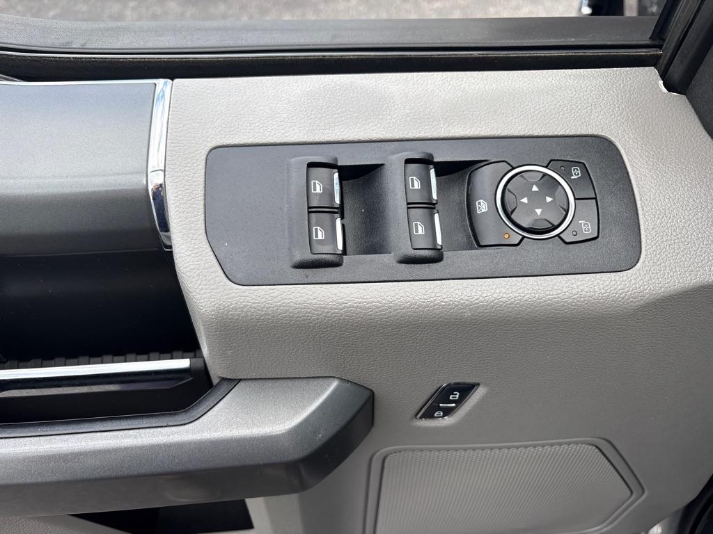 Ford F-150 4WD SuperCrew 145" XLT 2016