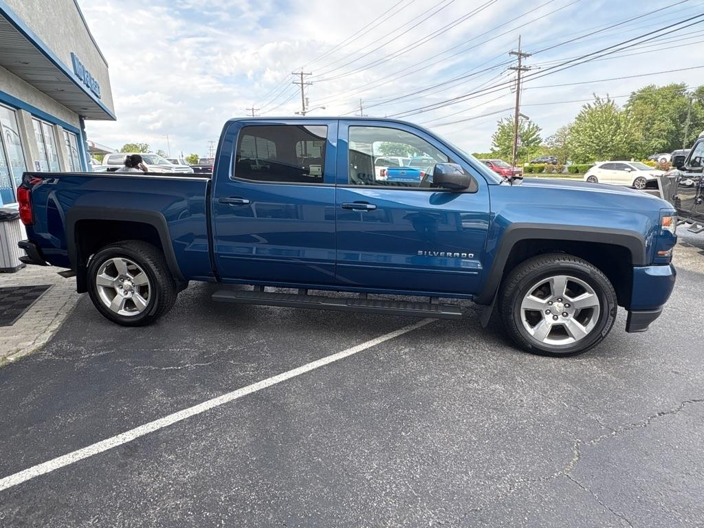Chevrolet Silverado 1500 4WD Crew Cab 143.5" LT w/2LT 2018