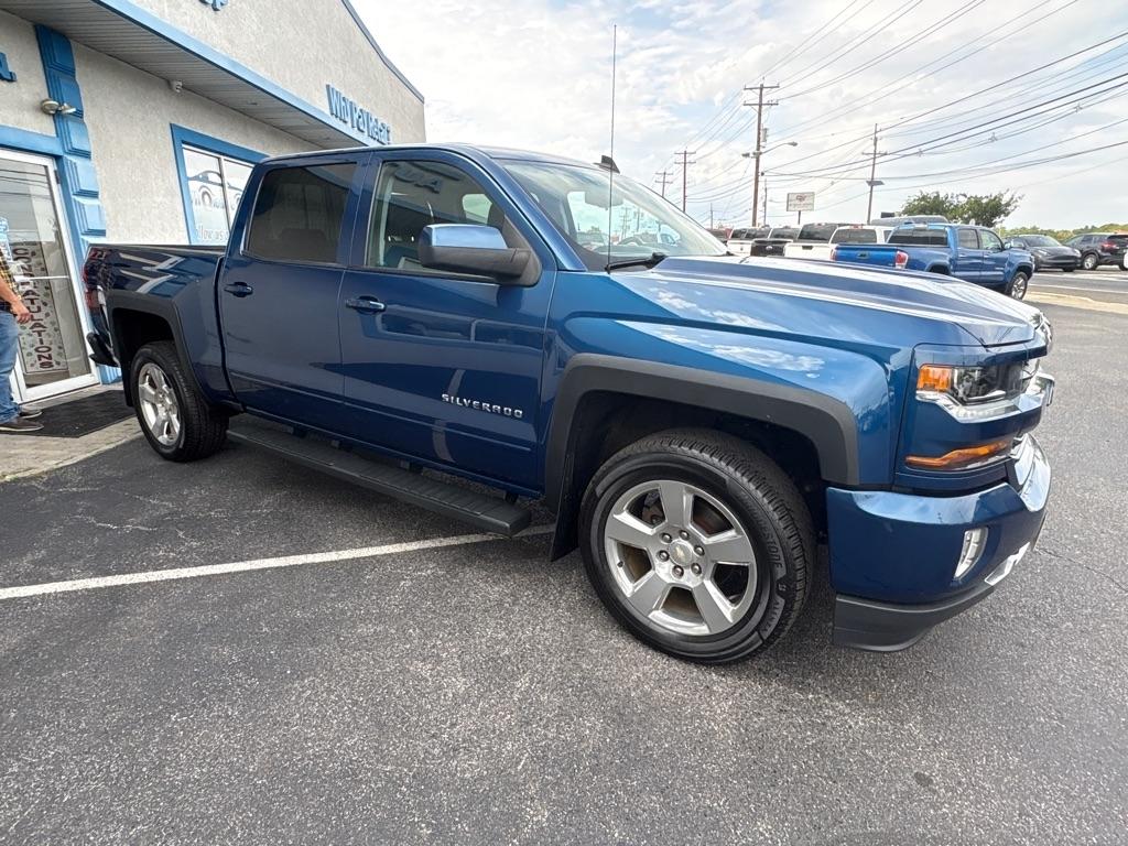 Chevrolet Silverado 1500 4WD Crew Cab 143.5" LT w/2LT 2018