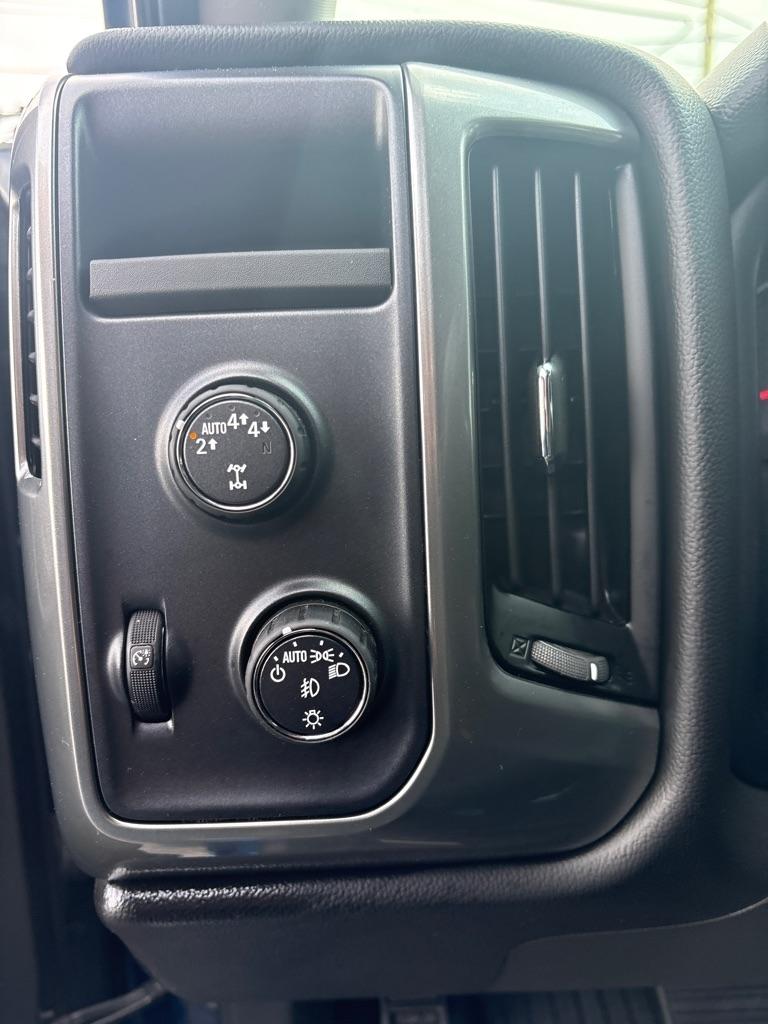 Chevrolet Silverado 1500 4WD Crew Cab 143.5" LT w/2LT 2018