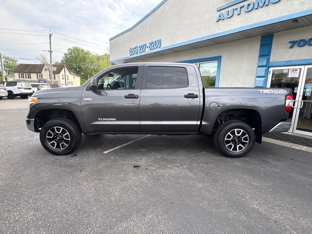 Toyota Tundra 4WD Truck CrewMax 5.7L V8 6-Spd AT SR5 (Natl) 2016